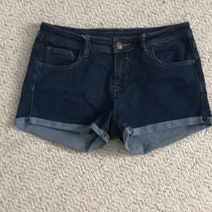 Cute mid rise denim shorts